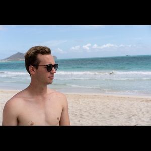 Meet your Posher, Kenneth